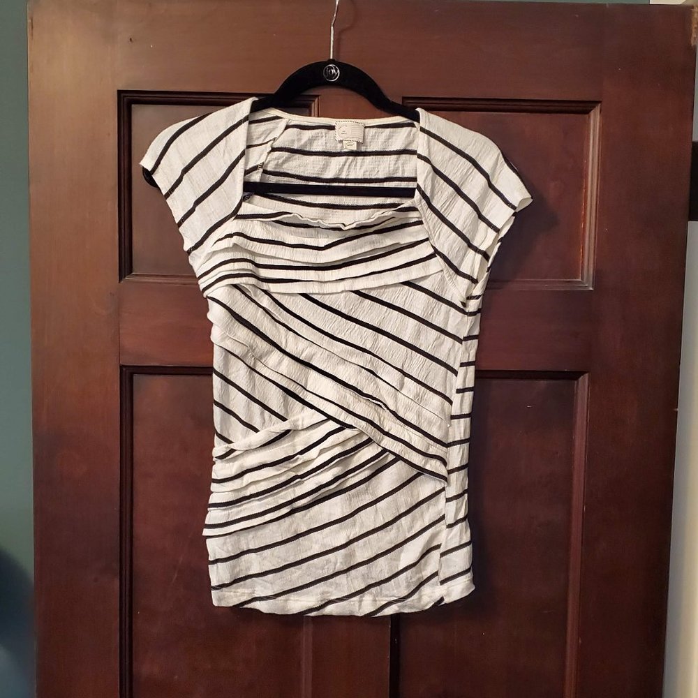 9-His STCL black and white sweater top